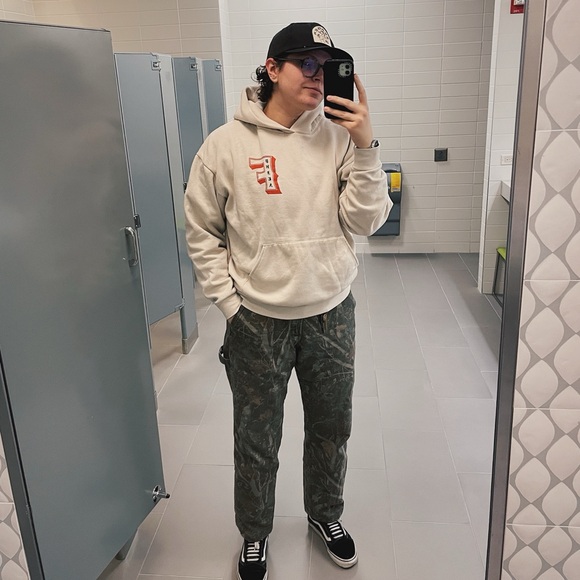 Meet your Posher, Jess - Picture 2 of 7